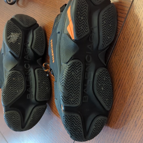 Balenciaga Triple S size 7 - Picture 4 of 11